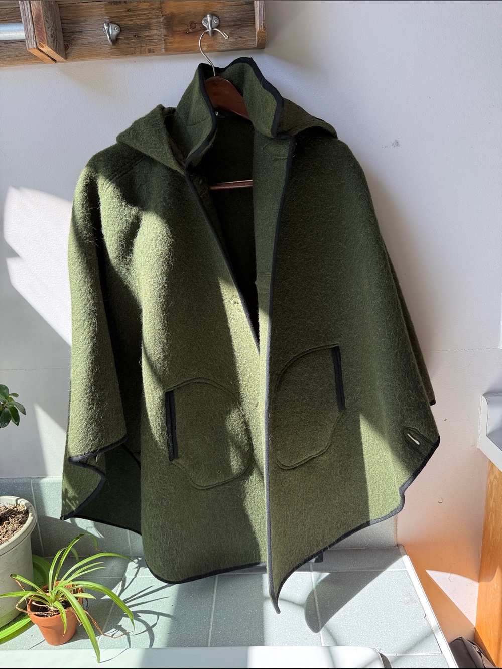 Vintage Dachstein Austrian Loden Wool Hooded Cape - Picture 12 of 13